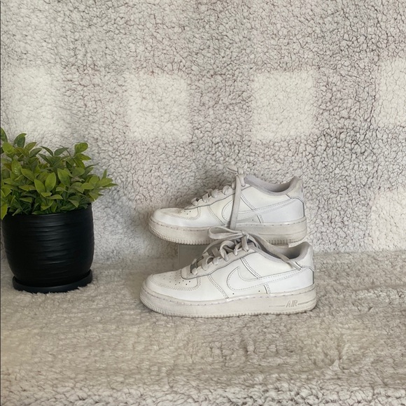 Nike Other - Nike Kids White Sneakers